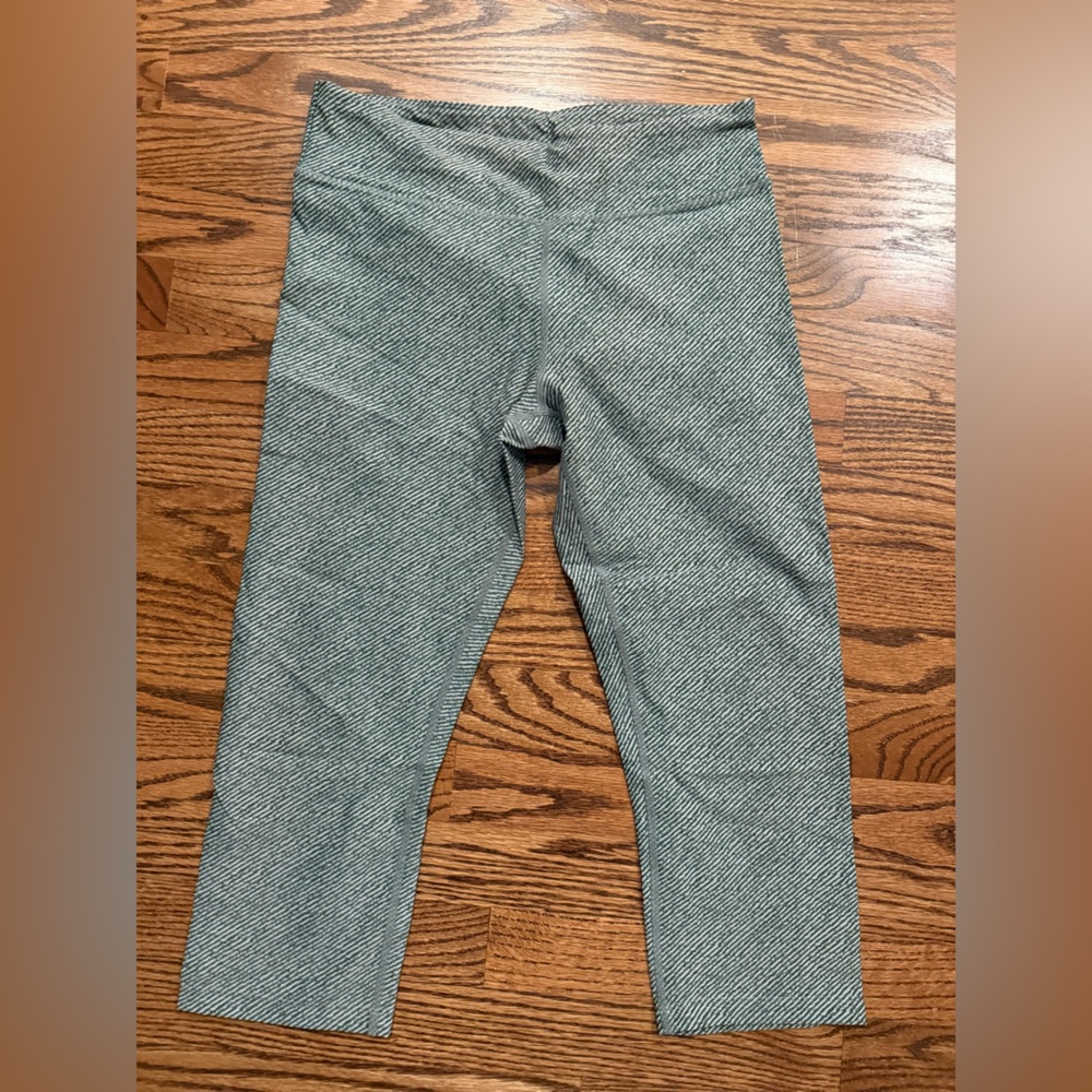 GAP Green and White Striped Cropped Pants